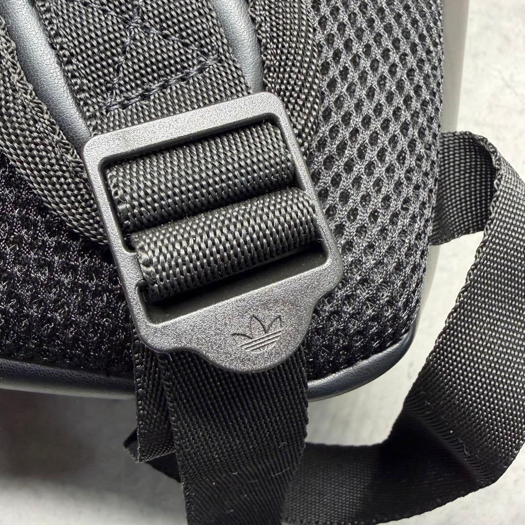 adidas Originals レザー調 バックパック 黒 トレフォイル