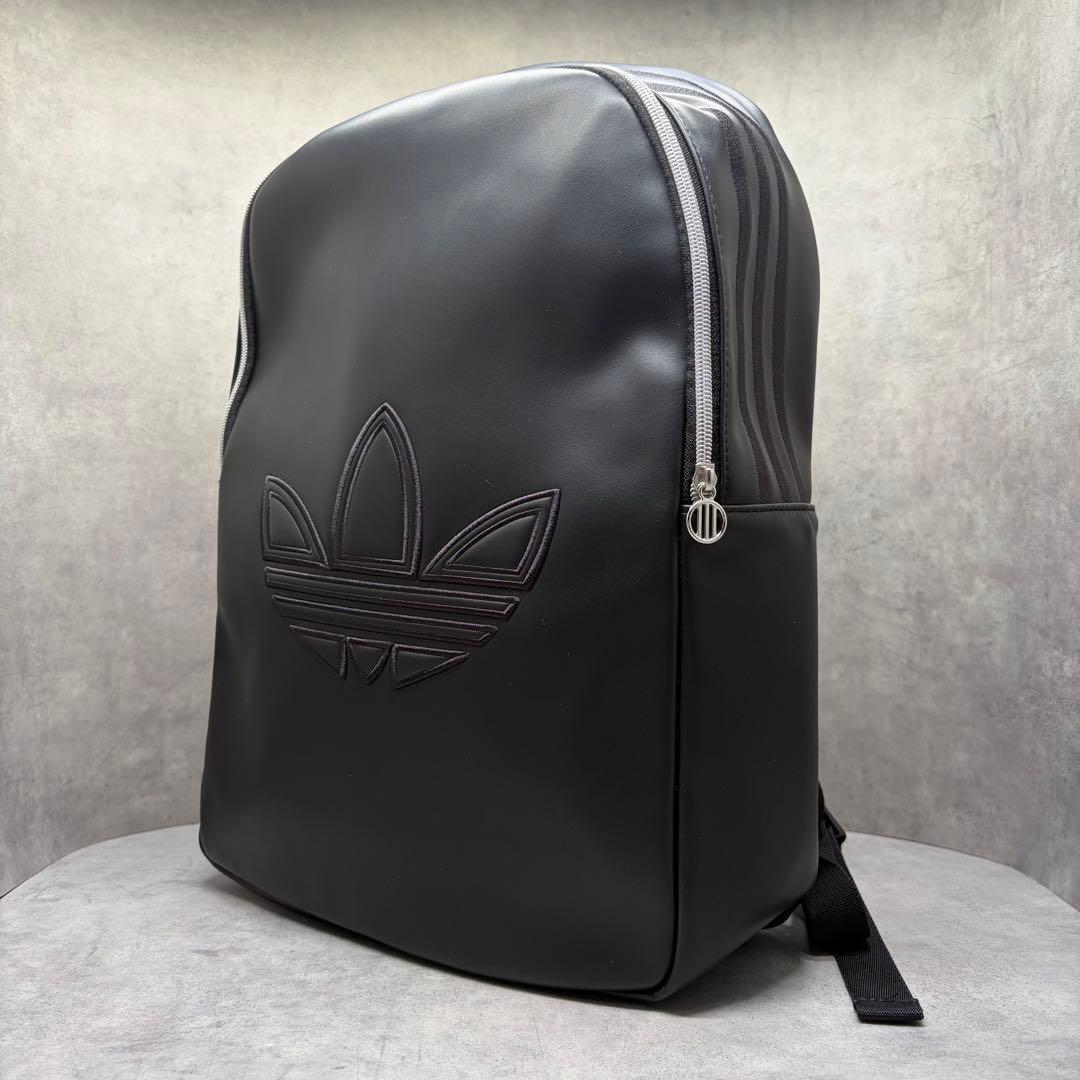adidas Originals レザー調 バックパック 黒 トレフォイル