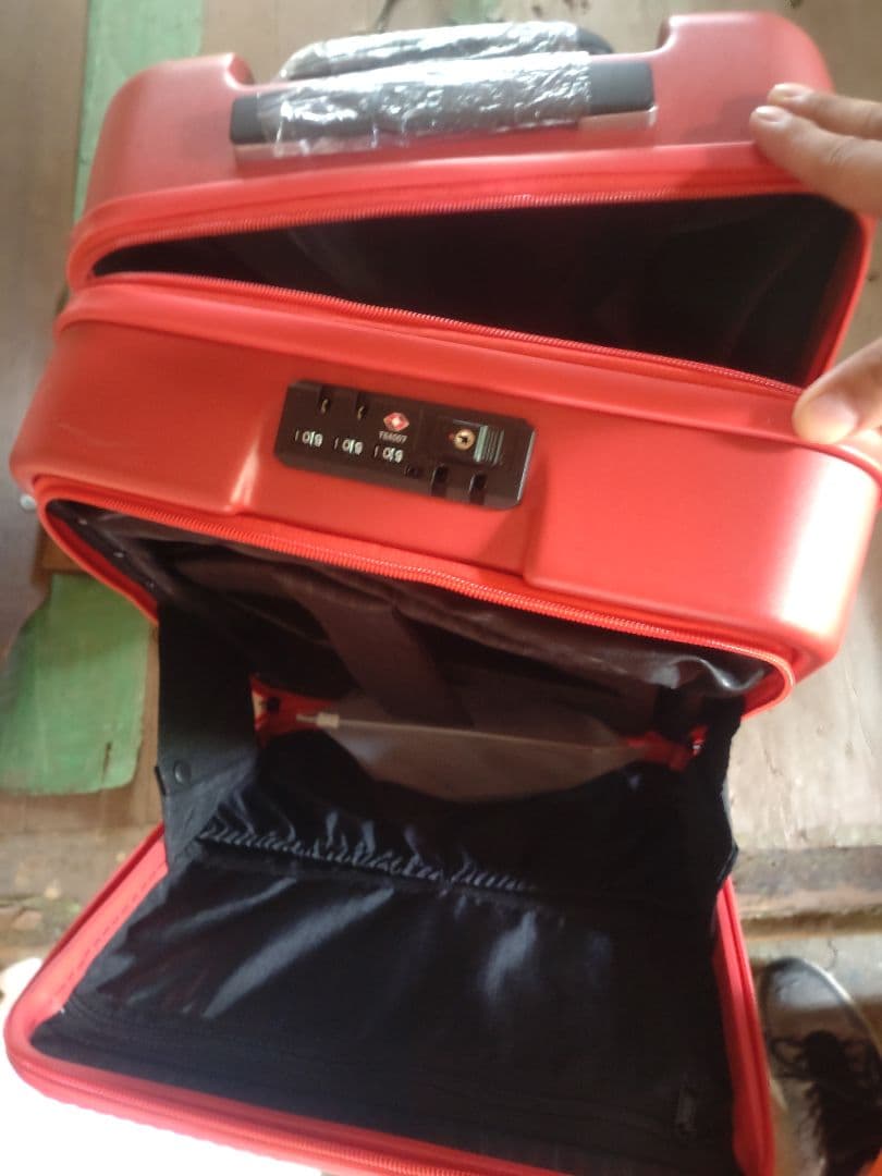 ブライテック BRIGHTECH キャリーケース　レッド　新品・未使用