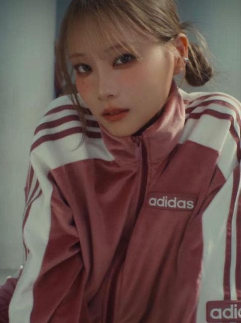 M adidas W ADIBREAK VELOUR TT 重盛さと美