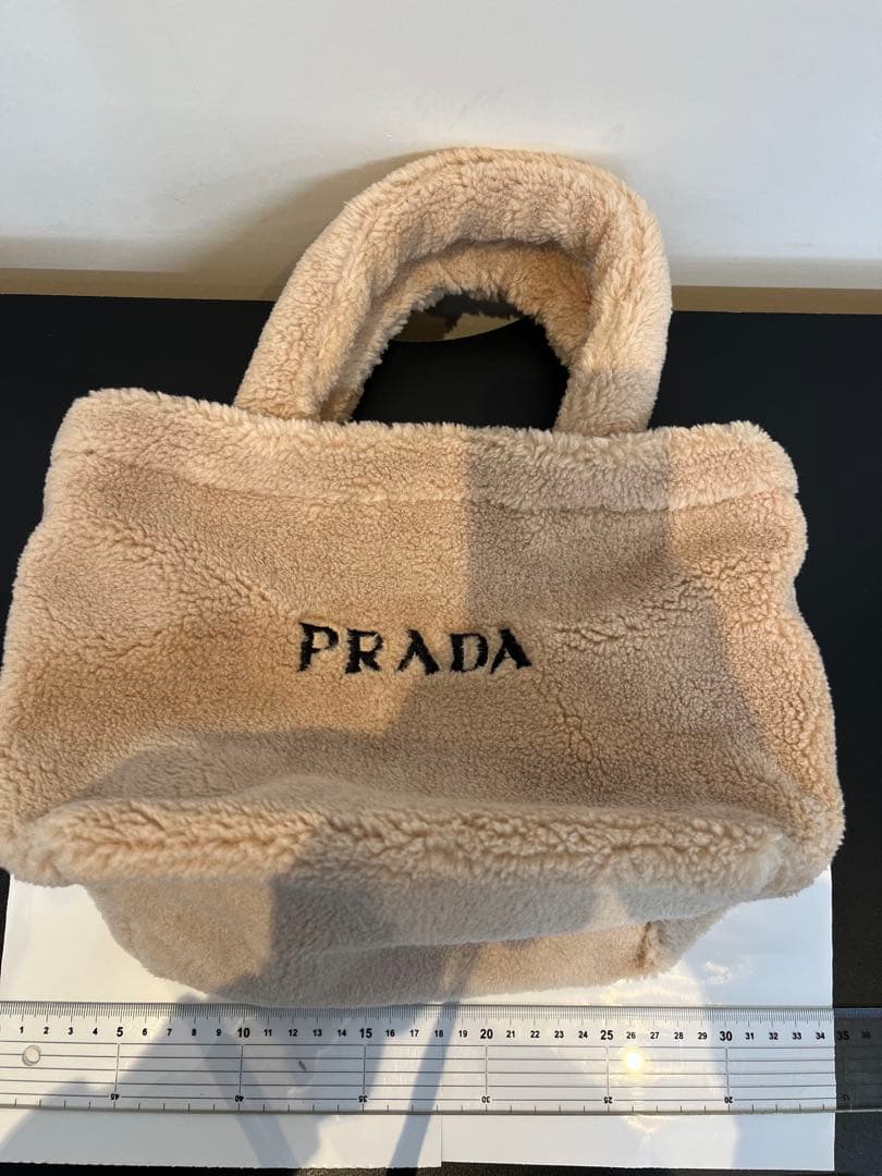 プラダノベルティバック　ベージュ