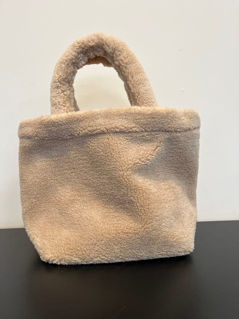 プラダノベルティバック　ベージュ