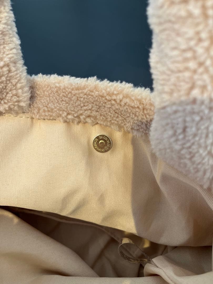 プラダノベルティバック　ベージュ