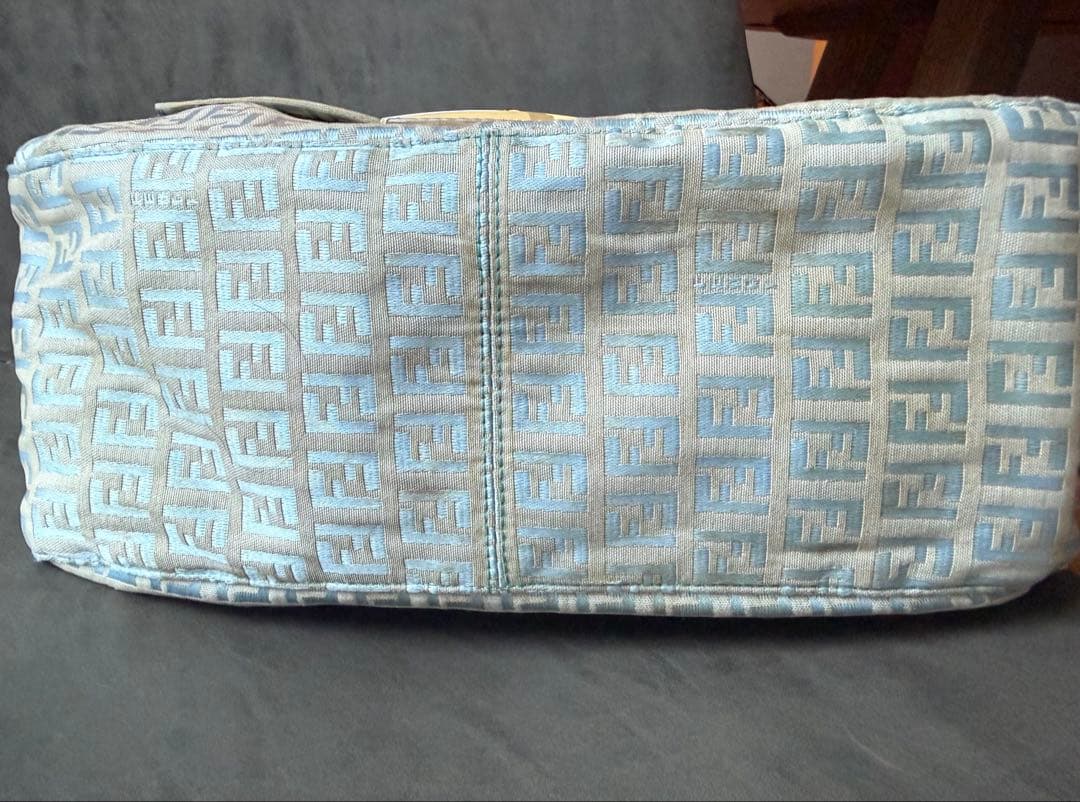 【レアカラー】FENDI ズッカ柄マンマバケット ワンショルダーバッグ