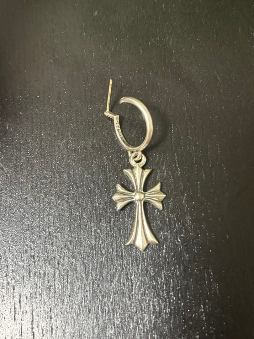 クロムハーツ　タイニーCHクロスフープピアス 片耳用