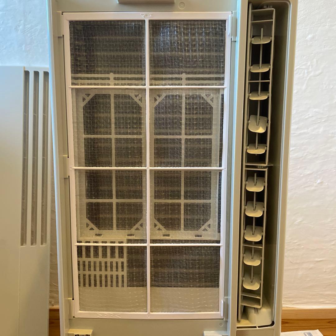 窓用エアコン ホワイト 取り付けフレーム付き CW-1820