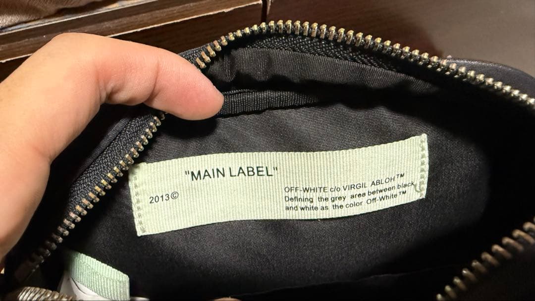 off-white ロゴテープナイロンショルダーバッグ ポーチ