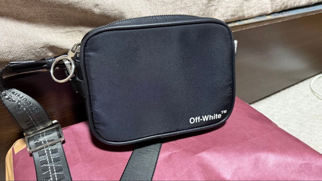 off-white ロゴテープナイロンショルダーバッグ ポーチ