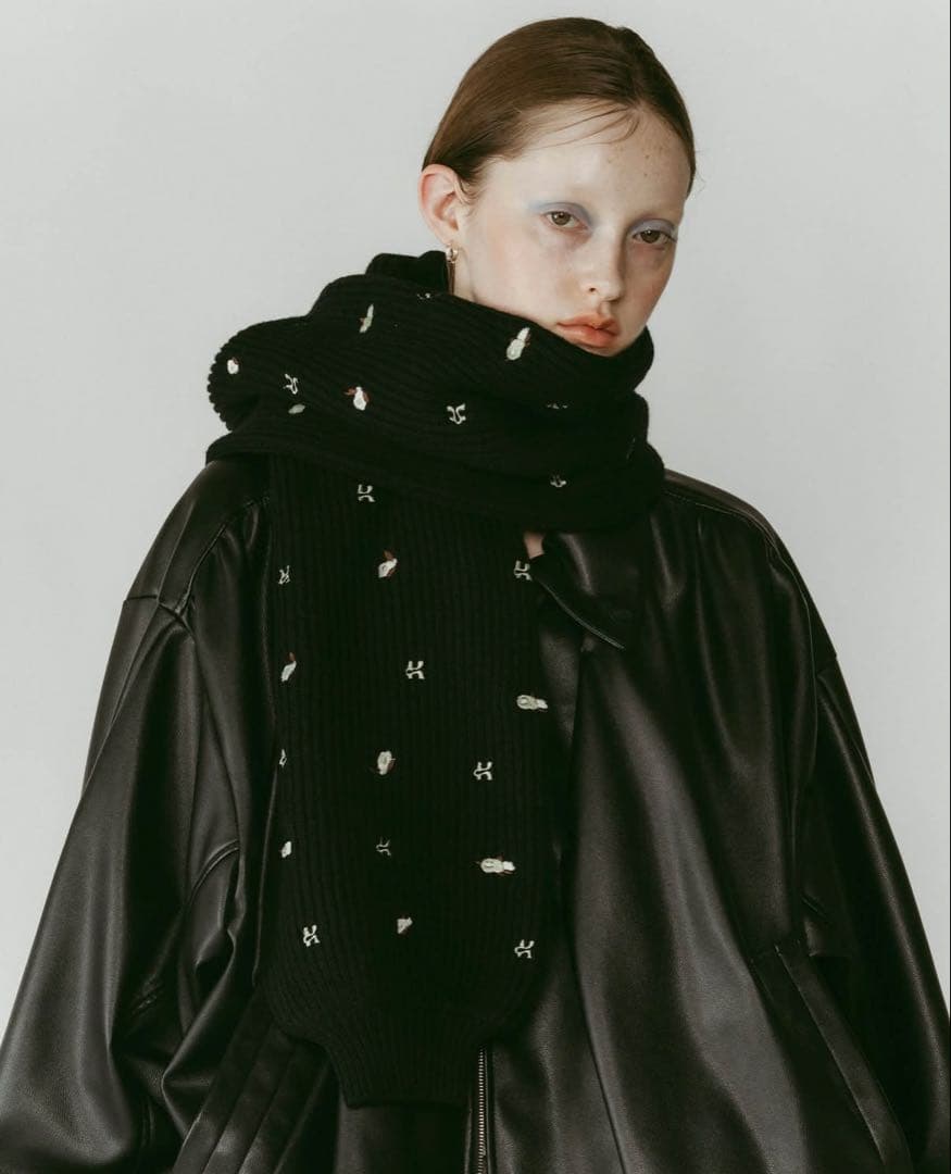 knuthmarf K motif muffler 黒