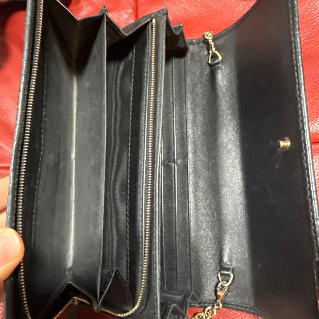 GUCCI ブラックレザー 長財布 チェーンストラップ付き