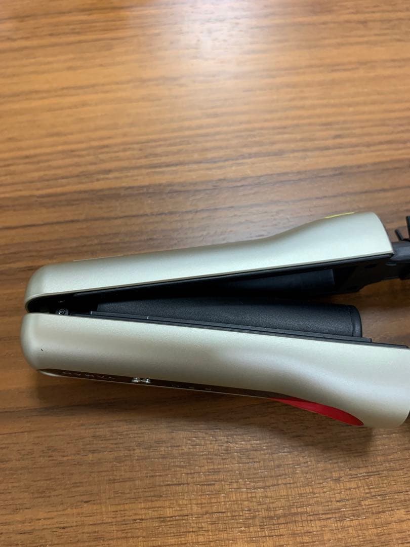 YA-MAN コンパクトヘアアイロン シルバー USBケーブル付