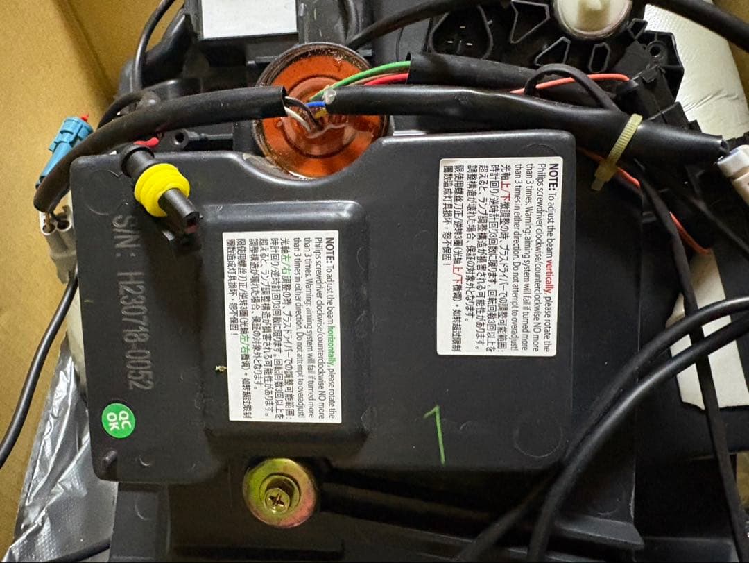 Dignity LED ヘットライト左右セット ハイエース4〜7型200系