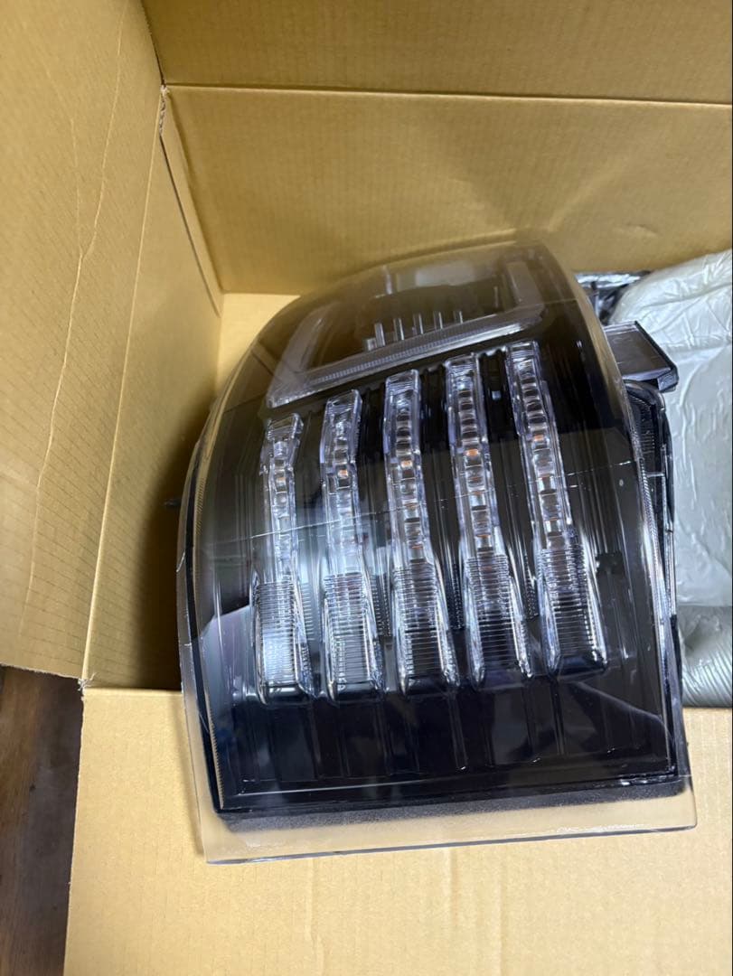 Dignity LED ヘットライト左右セット ハイエース4〜7型200系