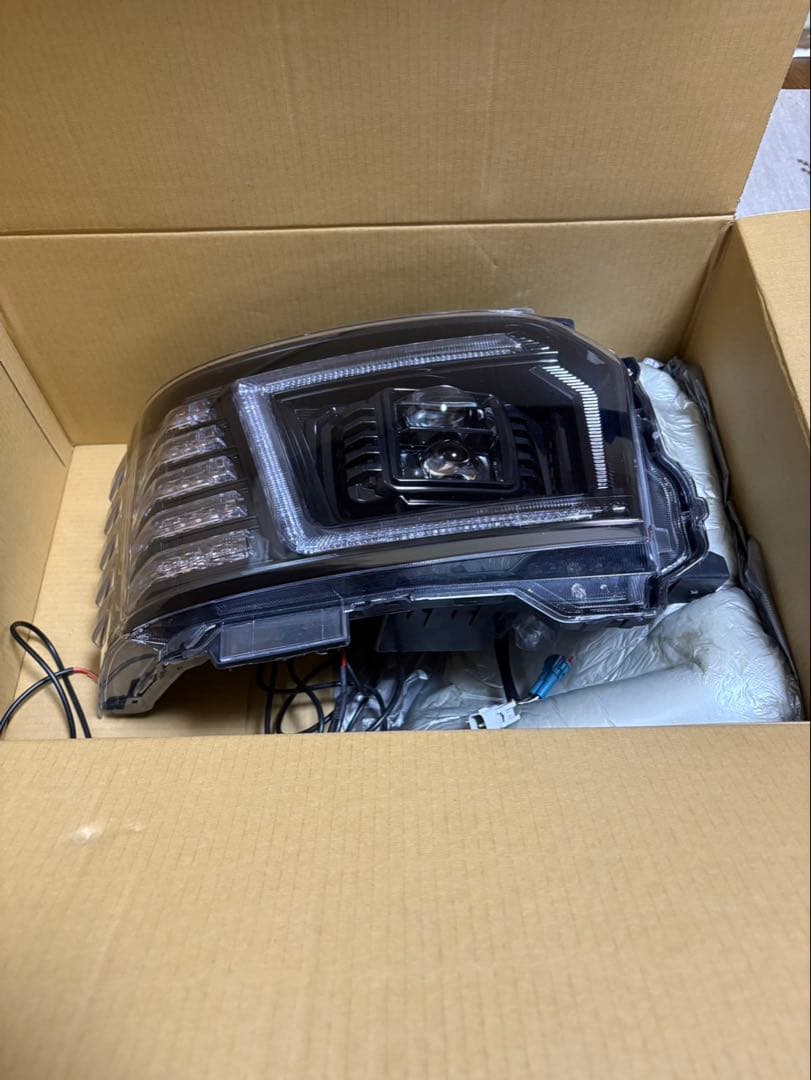 Dignity LED ヘットライト左右セット ハイエース4〜7型200系