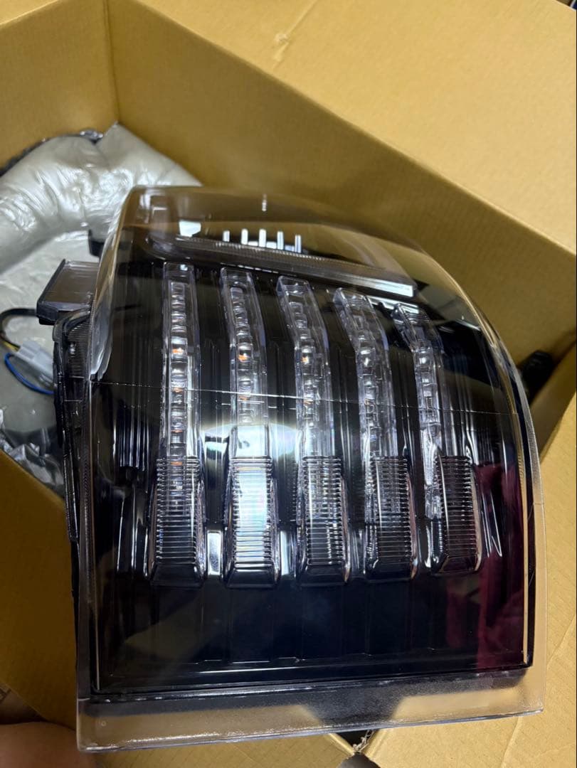 Dignity LED ヘットライト左右セット ハイエース4〜7型200系