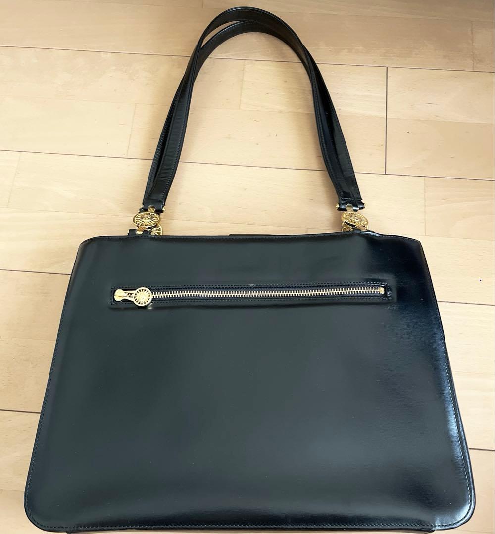 ア*キ様 ヴェルサーチ　A4サイズ　バッグ　黒　ブラック　牛革