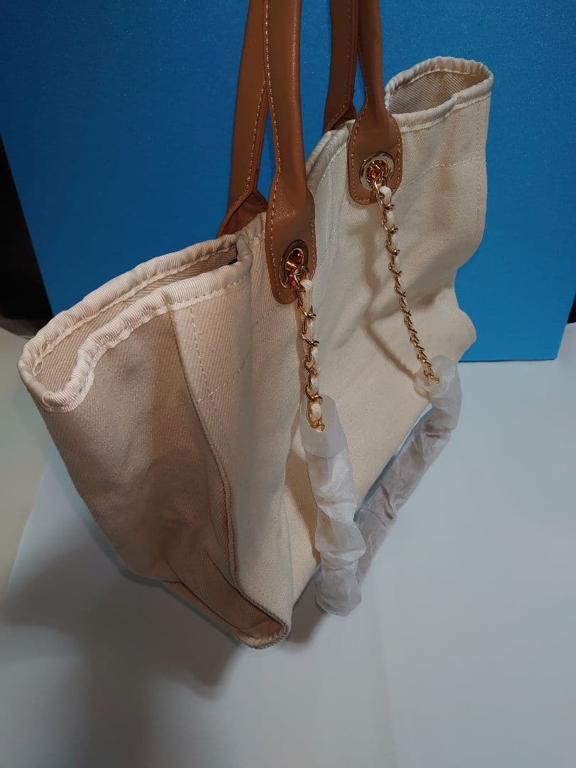 CHANEL 　ノベルティ　パール装飾 トートバッグ　アイボリー系