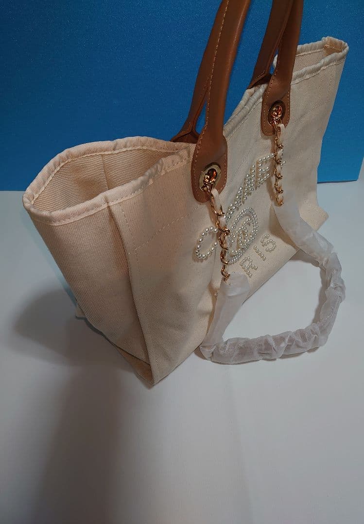 CHANEL 　ノベルティ　パール装飾 トートバッグ　アイボリー系