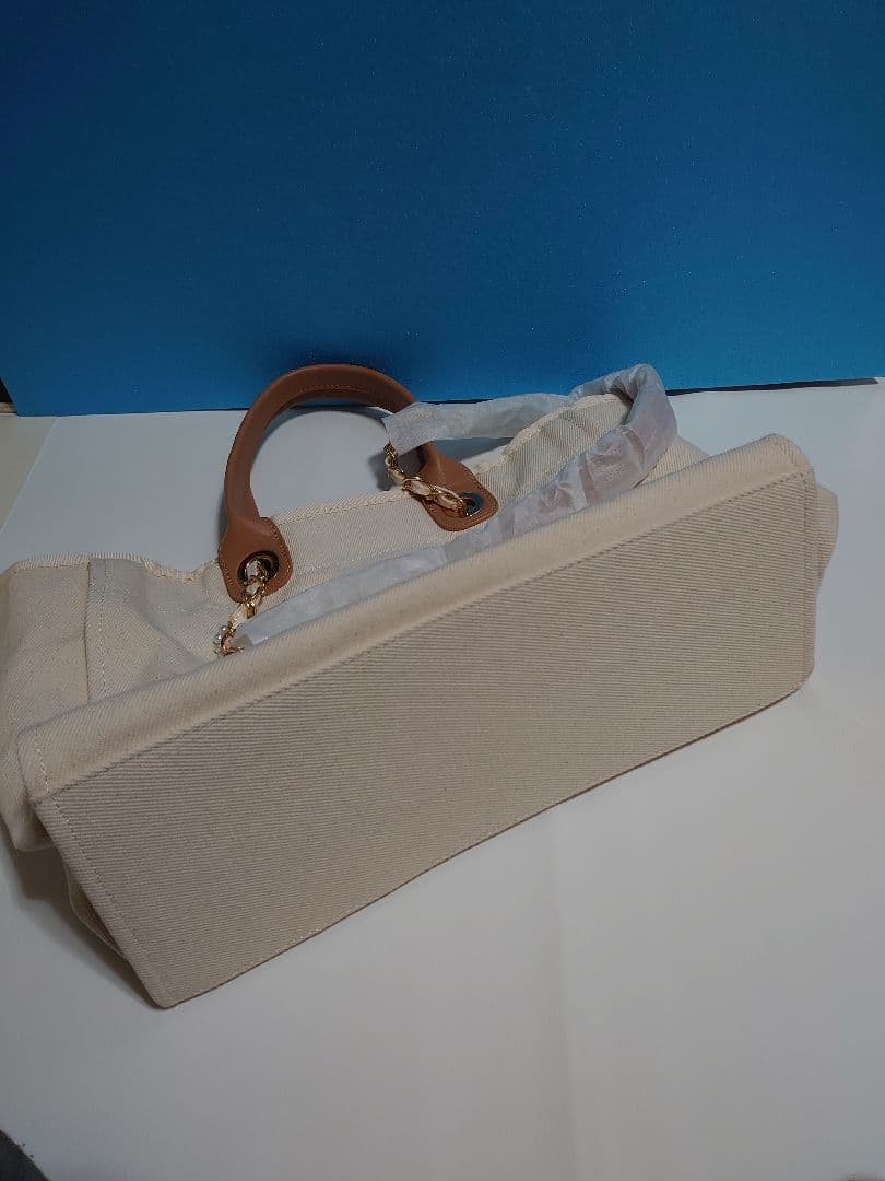 CHANEL 　ノベルティ　パール装飾 トートバッグ　アイボリー系