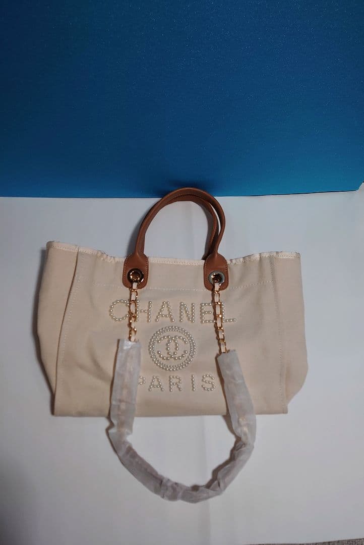 CHANEL 　ノベルティ　パール装飾 トートバッグ　アイボリー系