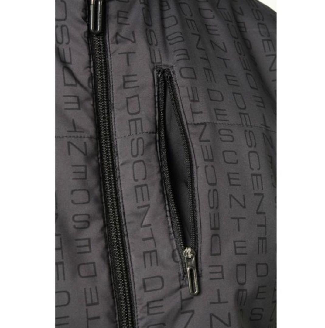 【完売／超美品】デサント　ストレッチ中綿ジャケット　ブラック