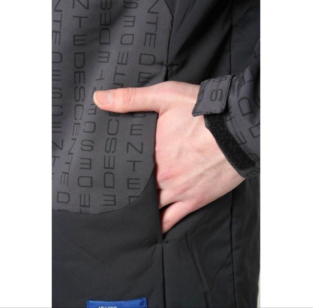 【完売／超美品】デサント　ストレッチ中綿ジャケット　ブラック