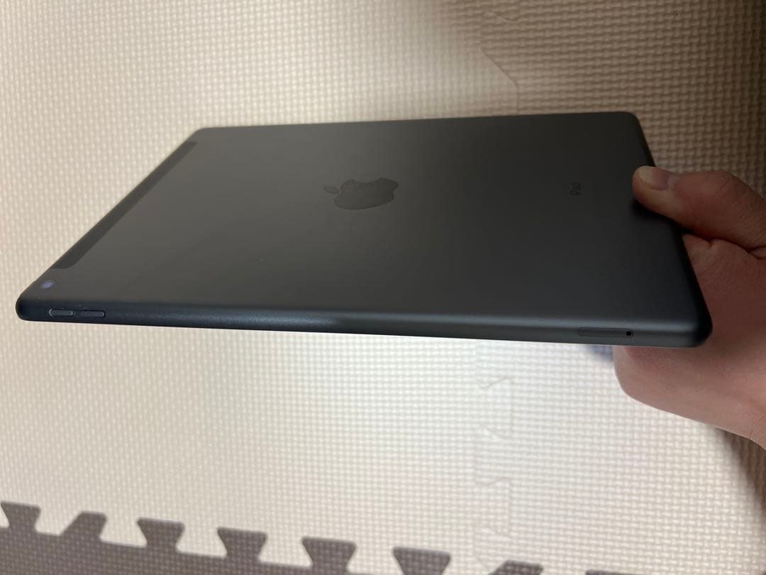 SIMロック解除済み iPad 7th Gen 128GB Space Gray