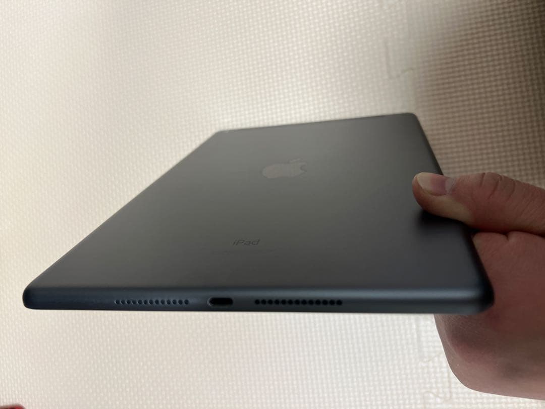 SIMロック解除済み iPad 7th Gen 128GB Space Gray