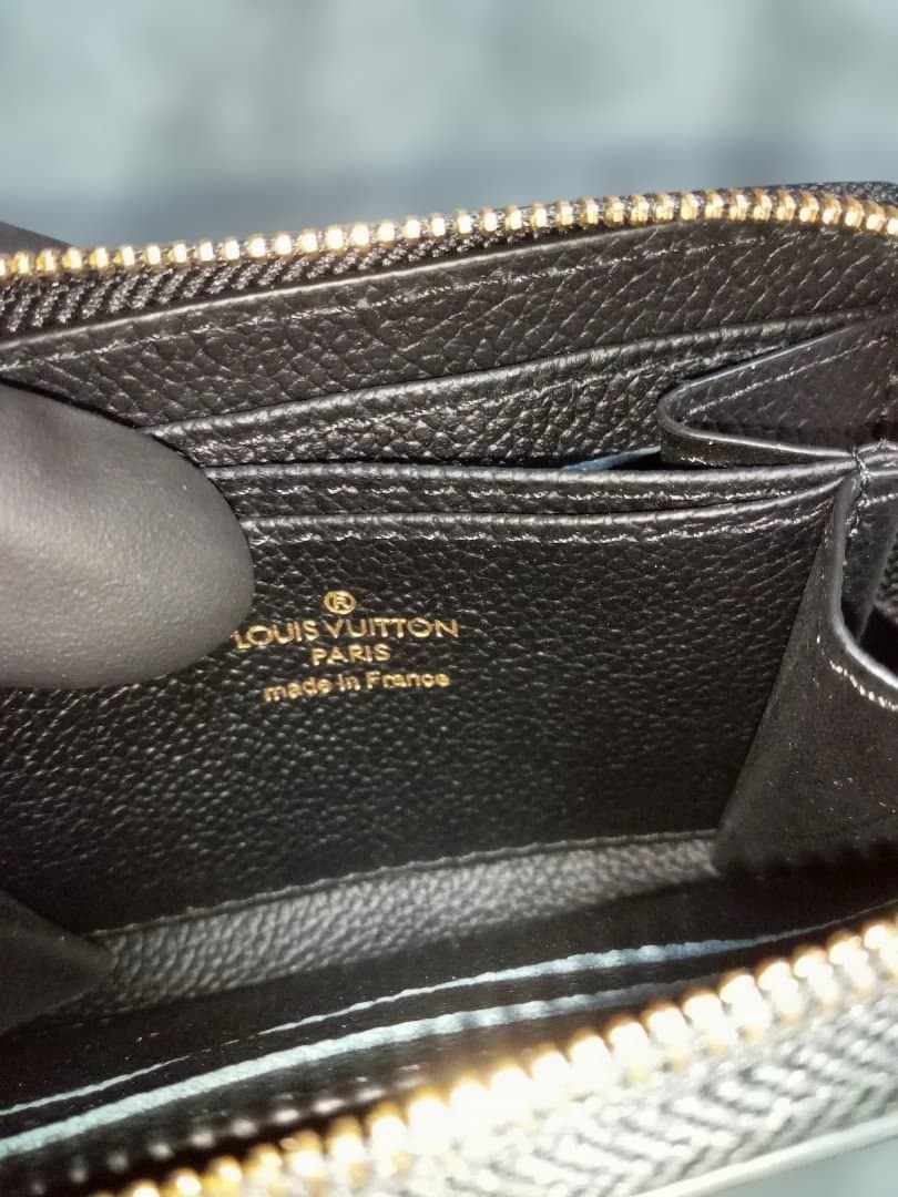 LOUIS VUITTON ケース・小銭入れかなり綺麗な商品