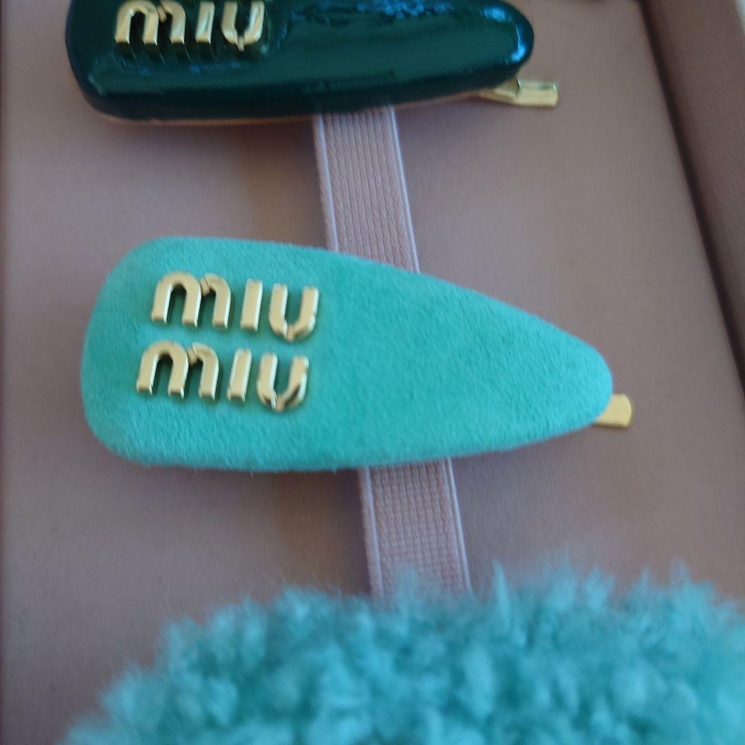 ミュウミュウ　新品正規品　レザー☓スエード☓シアリング　ヘアークリップセット