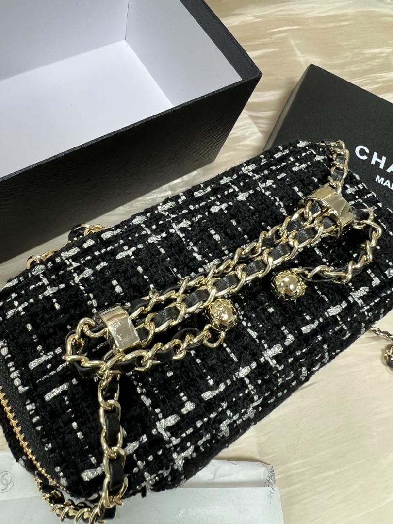 ★顧客限定VIPノベルティ ツツイードポーチ ブラック・ホワイト