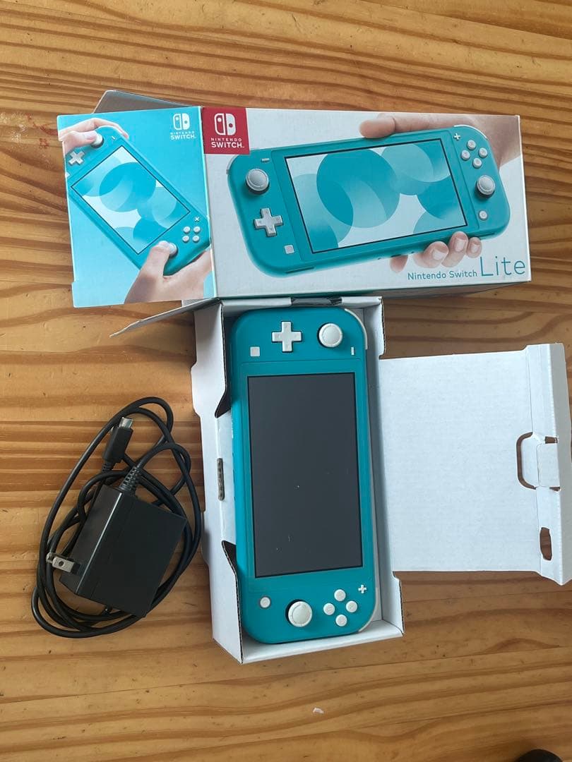 Nintendo Switch light ターコイズブルー ジャンク品