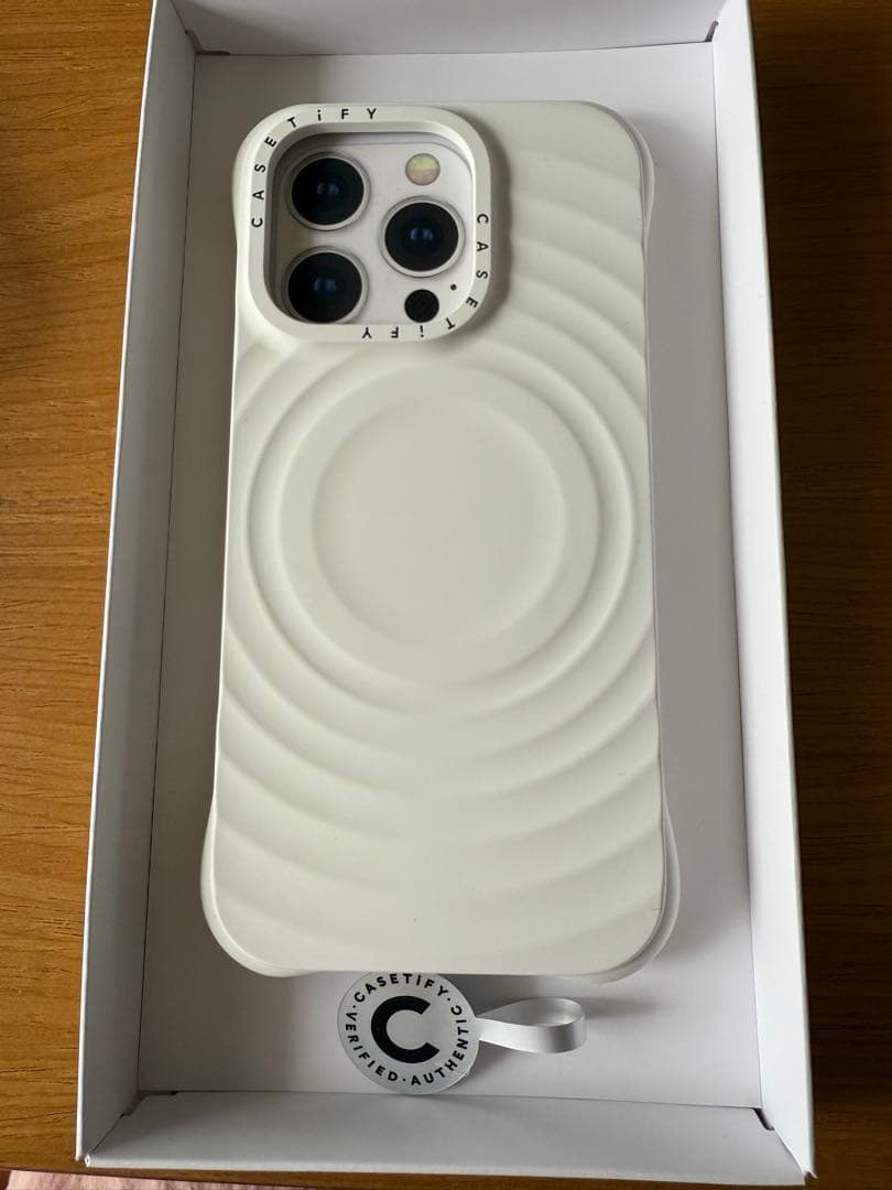 ケースティファイ ウェーブシリコンケース　iPhone16pro用