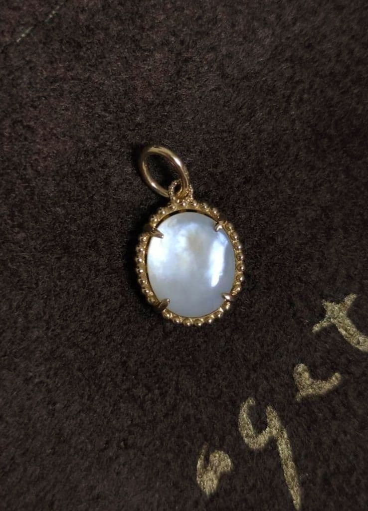 【新品】アガット K10 チャーム レモンクォーツ シェル 白蝶貝 クォーツ