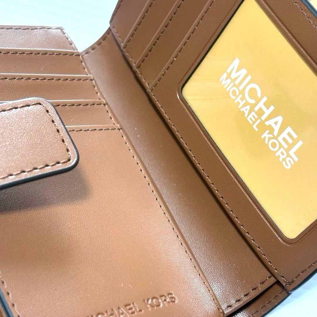 ⭐︎ 【新品、未使用品】かわいい♡マイケルコース 2つ折り財布ホワイト　ブラウン