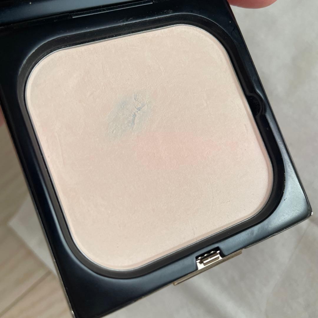 プードルコンパクトエサンシエルｎ　エレガントスリム　パフ2つ付き