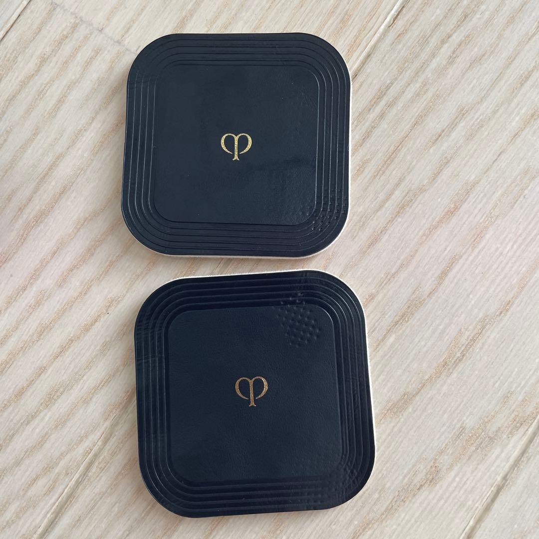 プードルコンパクトエサンシエルｎ　エレガントスリム　パフ2つ付き