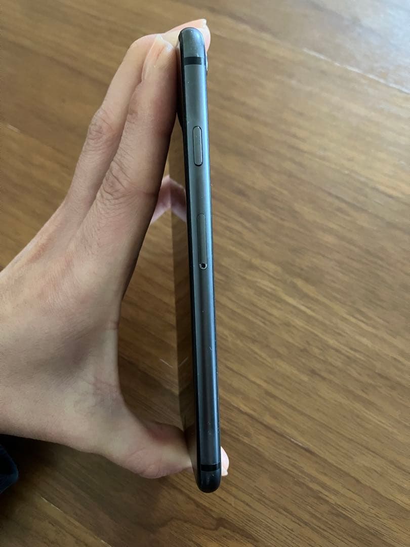 Apple iPhone 8 ブラック　64Ｇ