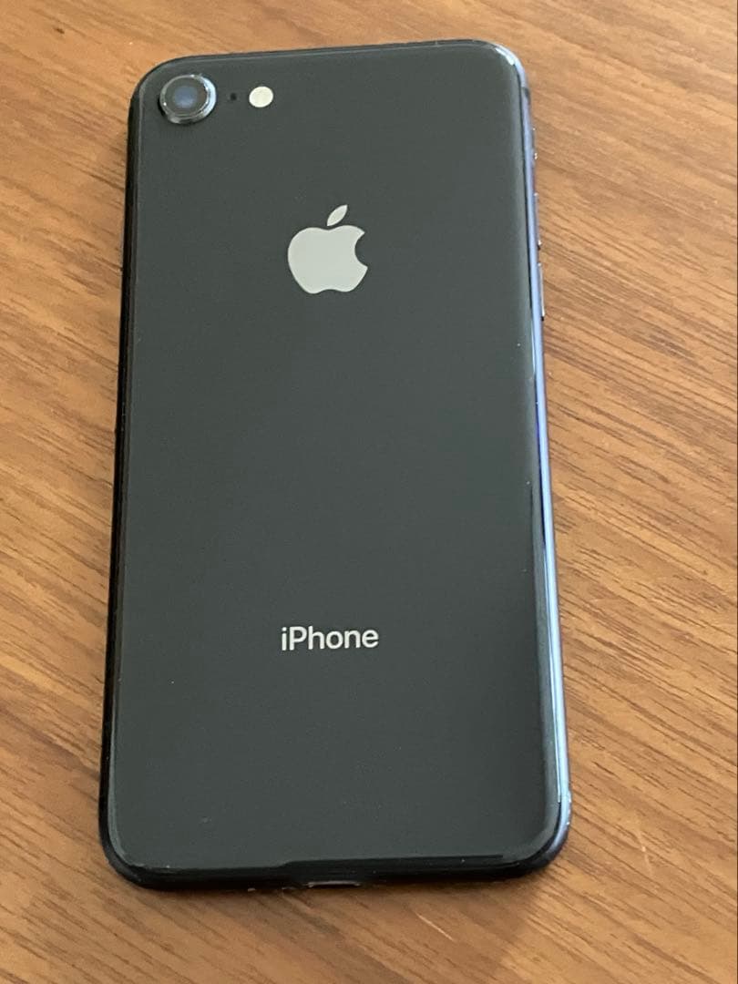 Apple iPhone 8 ブラック　64Ｇ