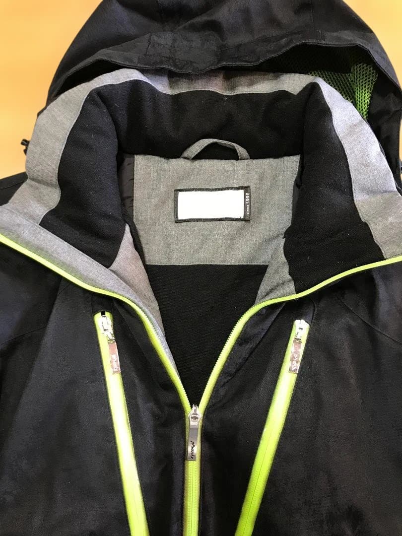 フェニックス　中綿入りストレッチスキーウェア上下セット　Ｍサイズ