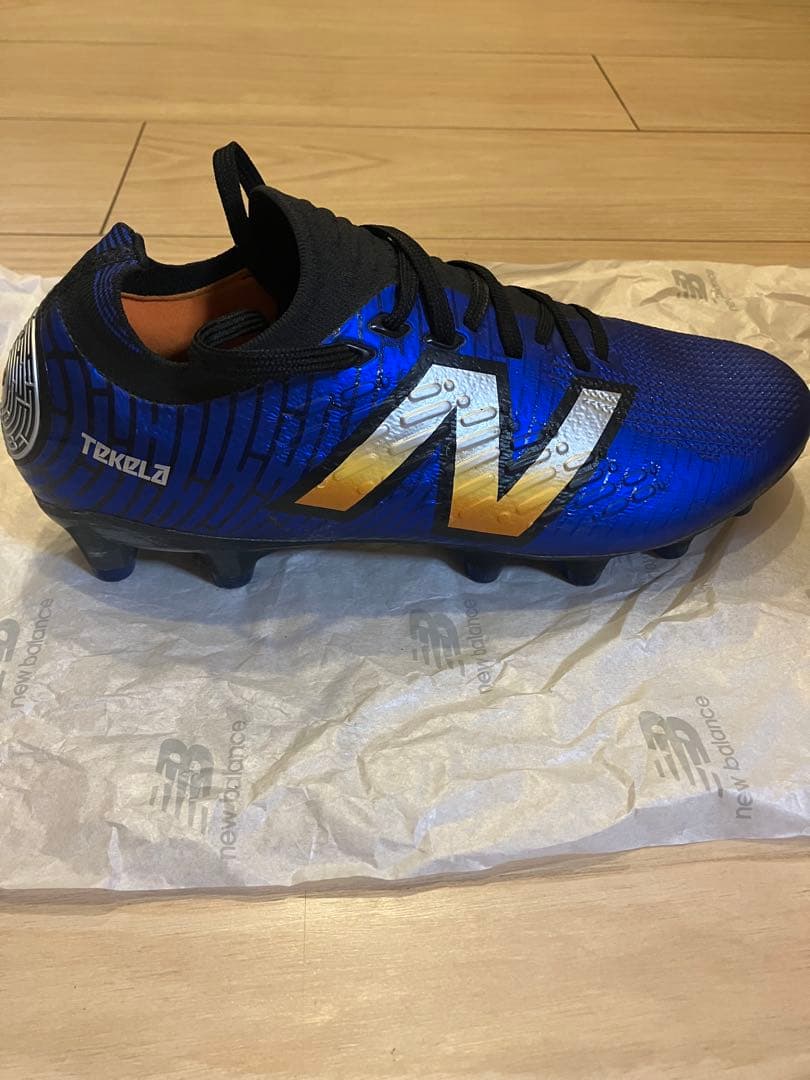 New Balance Tekela サッカーシューズ