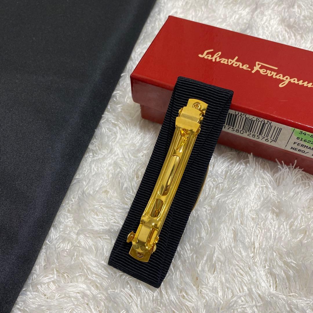 フェラガモ　バレッタ　美品　ヴァラリボン　金具　お洒落　箱付き