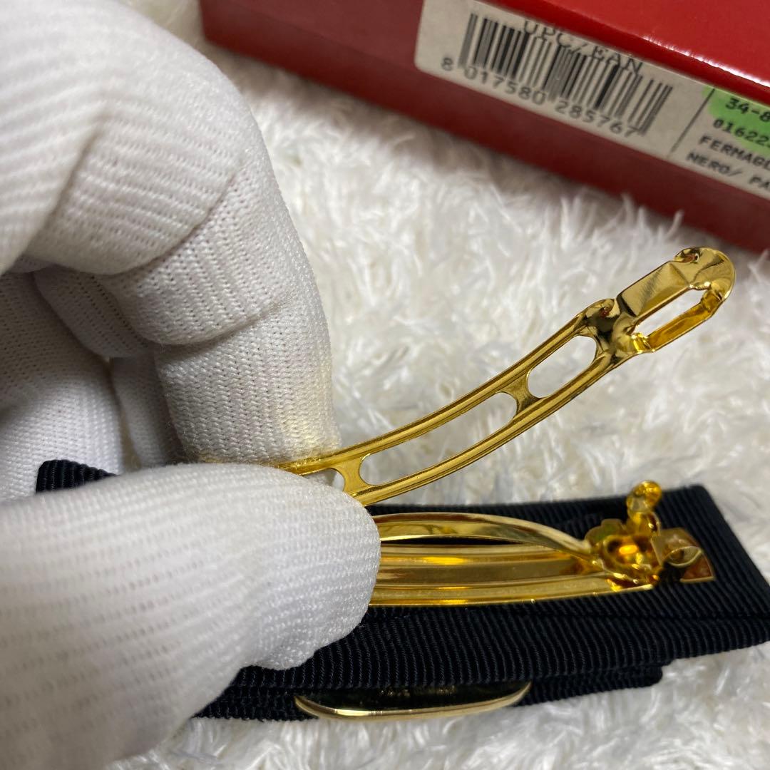 フェラガモ　バレッタ　美品　ヴァラリボン　金具　お洒落　箱付き