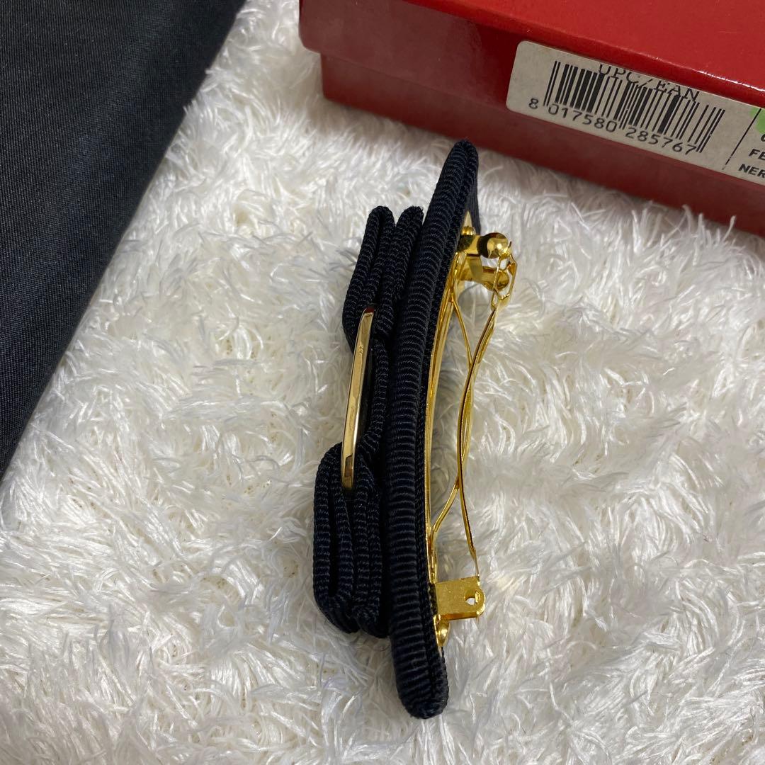 フェラガモ　バレッタ　美品　ヴァラリボン　金具　お洒落　箱付き