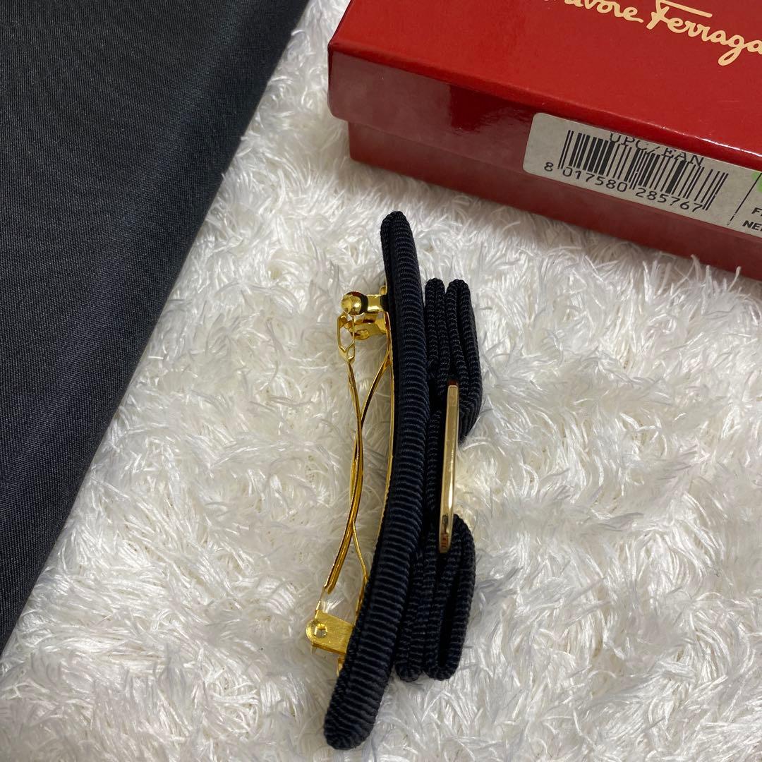 フェラガモ　バレッタ　美品　ヴァラリボン　金具　お洒落　箱付き