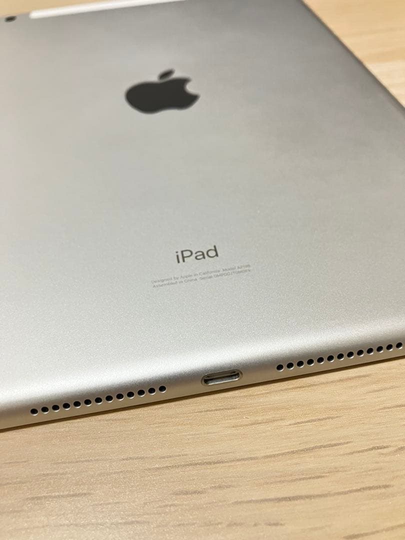 バッテリ最大容量100%劣化ナシ iPad第7世代32GBWiFiセルラードコモ