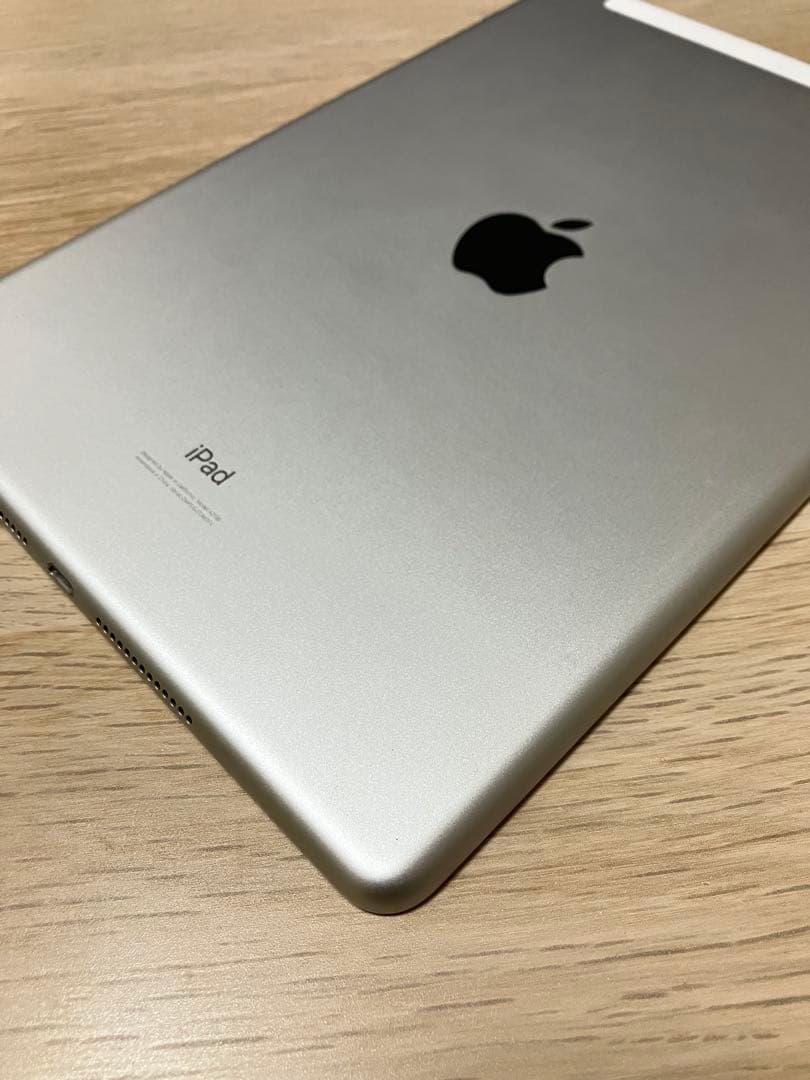 バッテリ最大容量100%劣化ナシ iPad第7世代32GBWiFiセルラードコモ