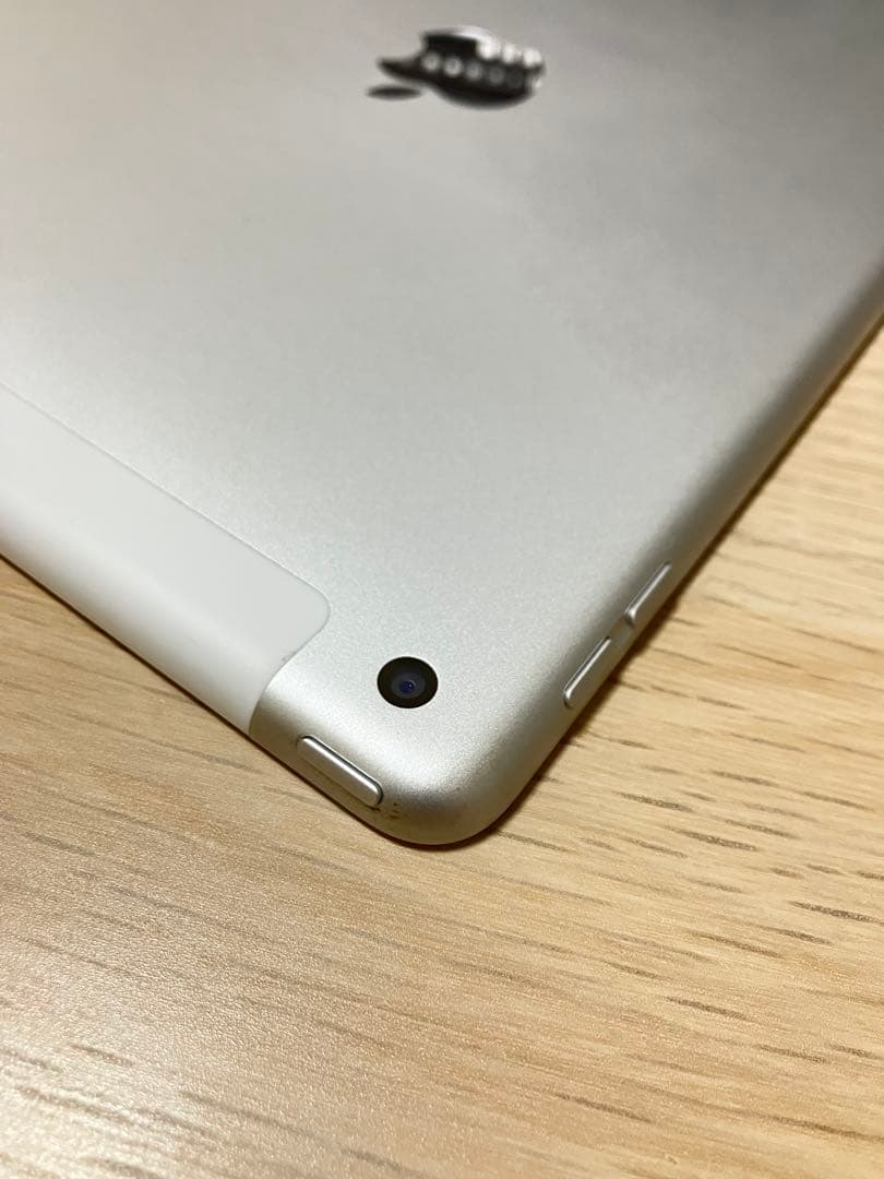 バッテリ最大容量100%劣化ナシ iPad第7世代32GBWiFiセルラードコモ