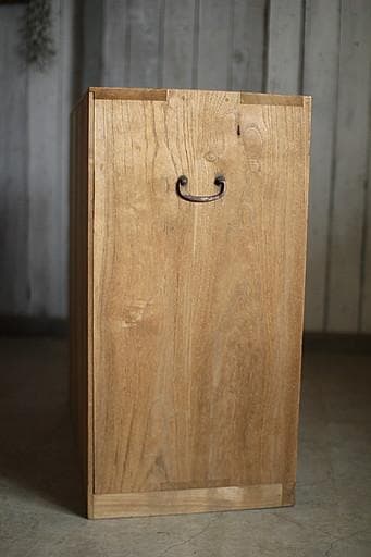 古い小ぶりな木製の引き出し5杯　タンス　チェスト　古家具