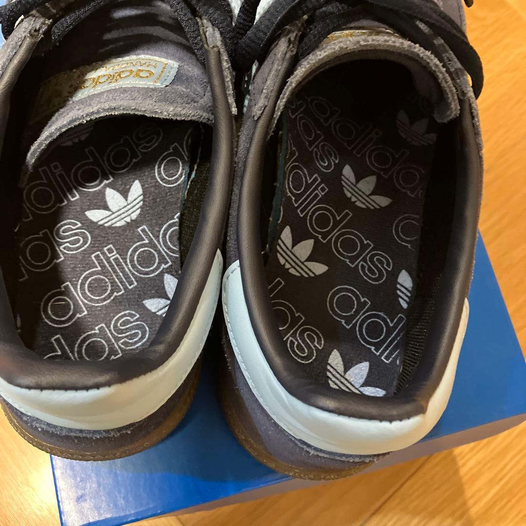 スペツィアル　アディダス